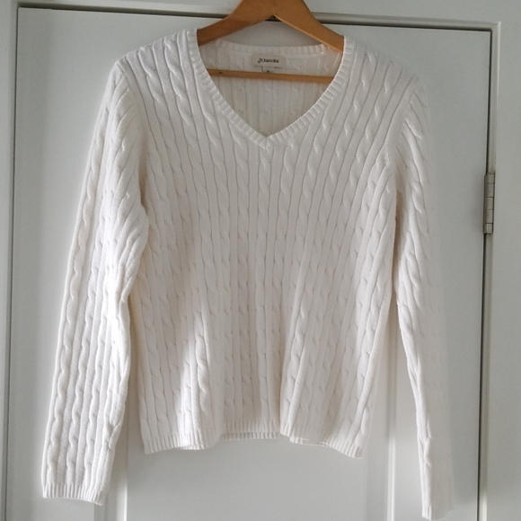 St. John's Bay Sweaters - St. John's Bay cable knit sweater!